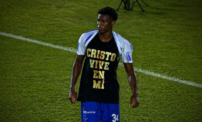 Noticias del Fin | Jugador del Cruzeiro celebra gol mostrando mensaje de fe: “Cristo vive en mí”