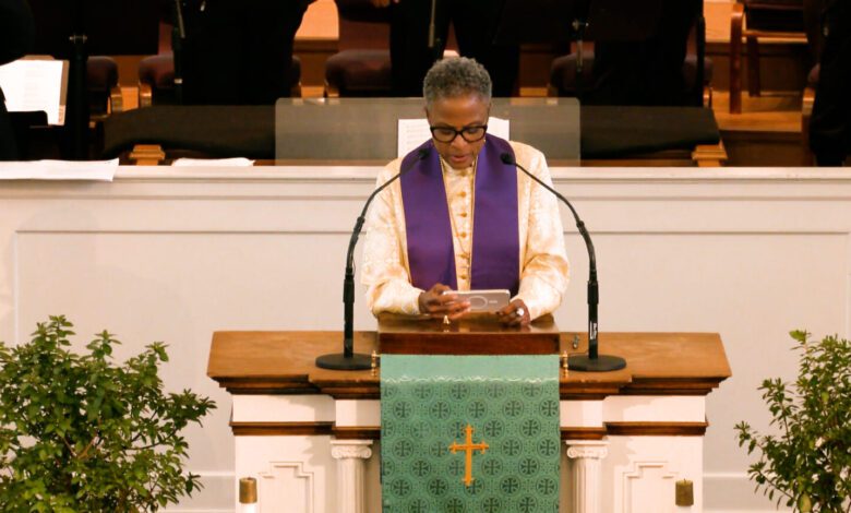 Noticias del Fin | Supuesta pastora afirma que "el Nuevo Testamento no es la palabra de Dios": la apostasía profetizada se manifiesta en los púlpitos